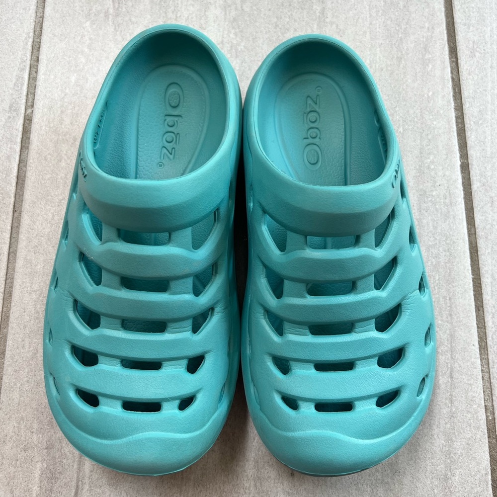 Oboz Recovery clogs - Blue Slip-On Mules with Ventilation Slots